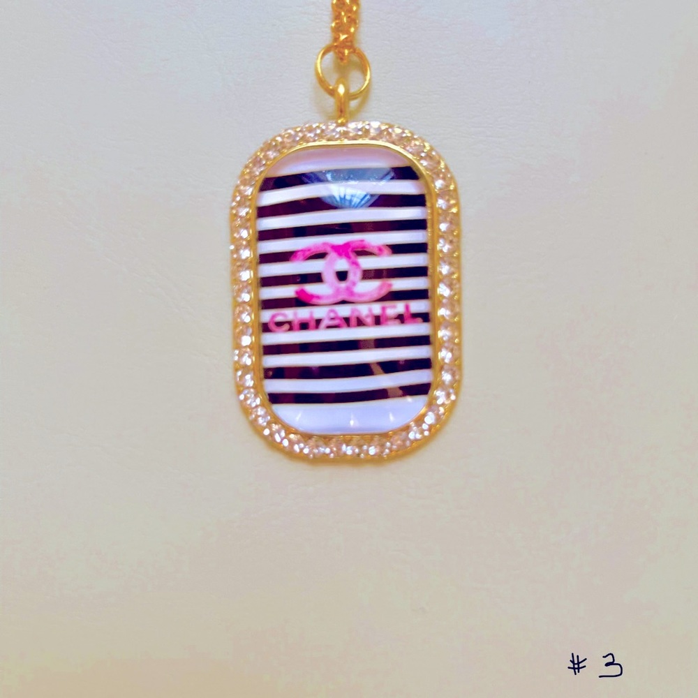 FabulouslyFitted | Gold Dog Tag Pendant Necklace